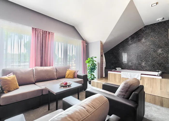 アパート Weranda モジチン